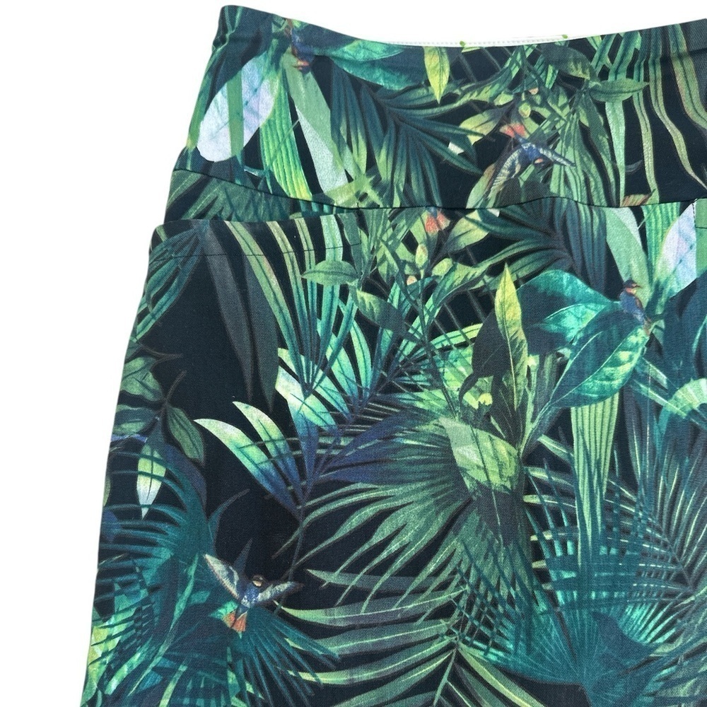 Swing Control Women’s Tropical Print Golf Skort - Picture 3 of 11